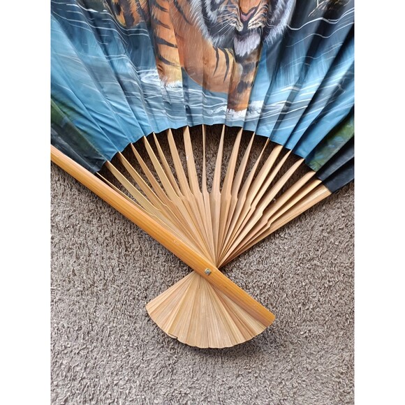 Vintage Large Asian Wall Fan 35" Hand Painted Forest Tiger - Picture 4 of 8